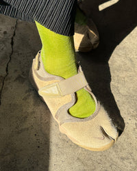 Plumage Glitter Tabi Socks in Wakakusa